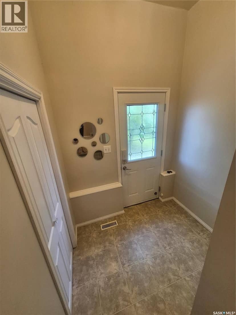 209 Baldwin STREET — photo 3 of 40