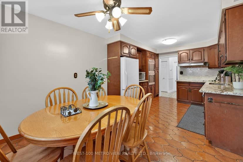 3411 Pinesmoke Crescent — photo 13 of 39