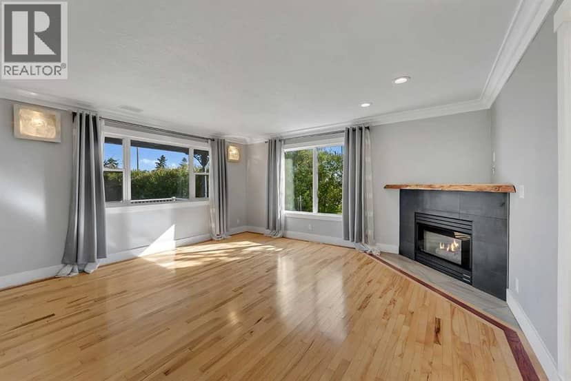 707 East Lakeview Road — photo 13 of 40