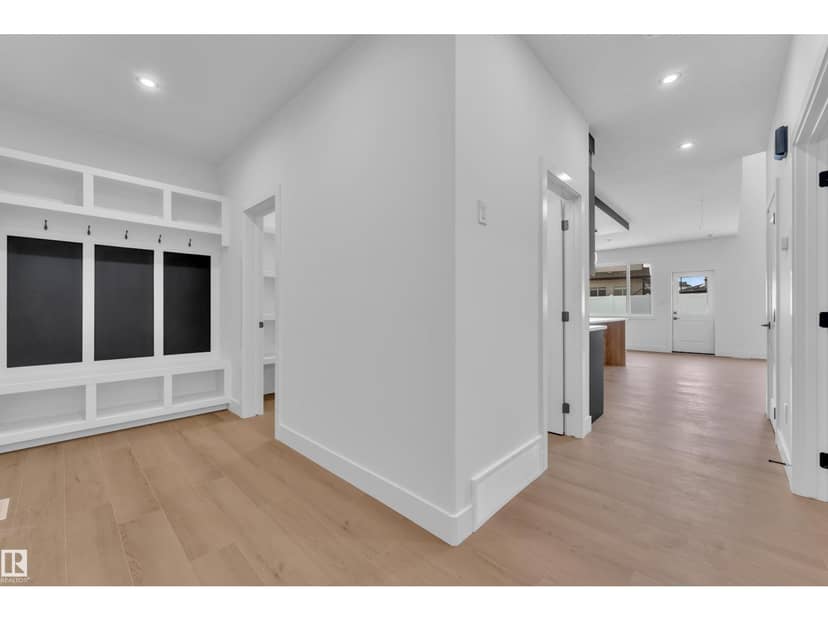 741 Astoria Wy, Devon, photo 8