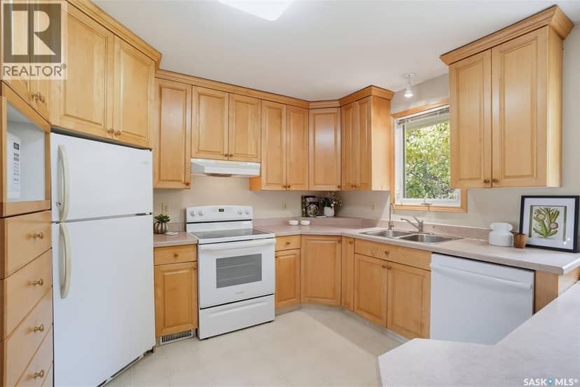 1513 Argyle AVENUE — photo 16 of 40