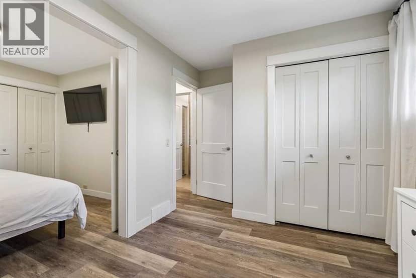 7120 8 Street NW — photo 18 of 30