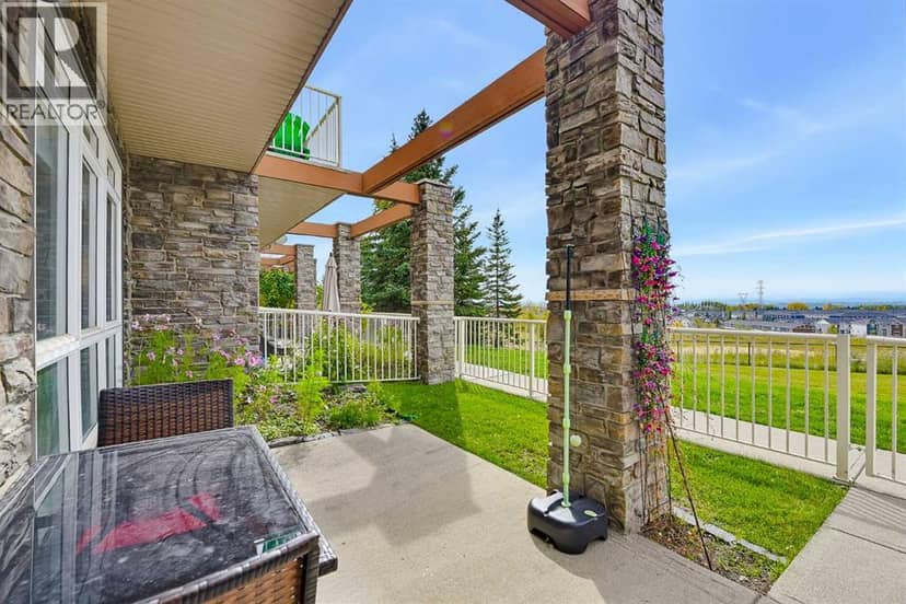 4, 117 Rockyledge View NW, Calgary, photo 3