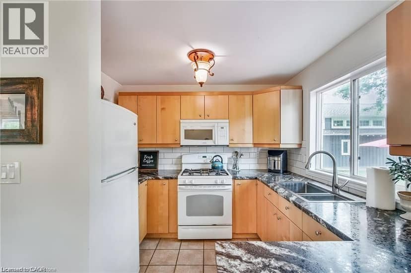 8 BEACH Road — photo 16 of 40