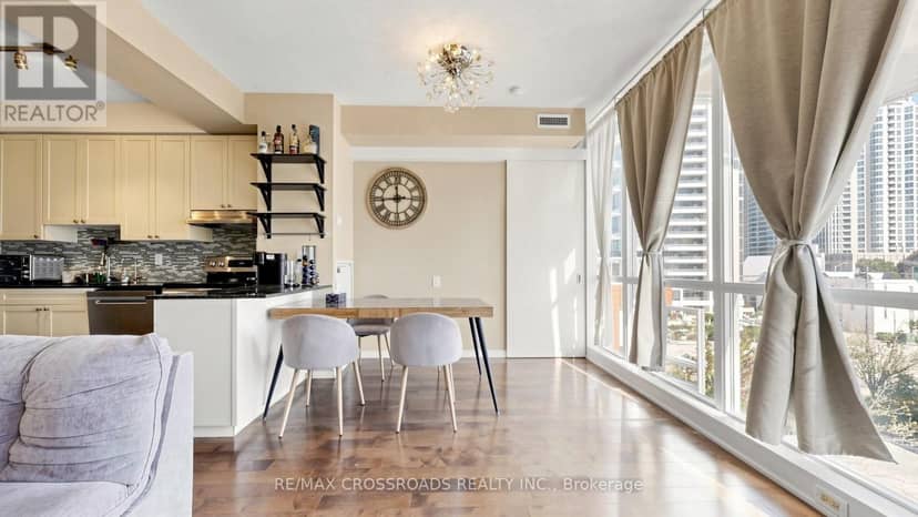 606 - 30 Canterbury Place, Toronto, photo 5