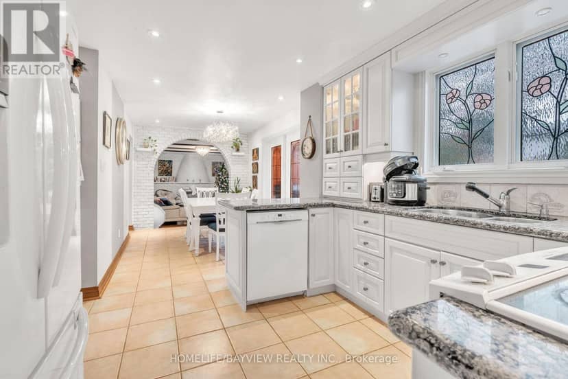 16 Roosevelt Drive — photo 11 of 35
