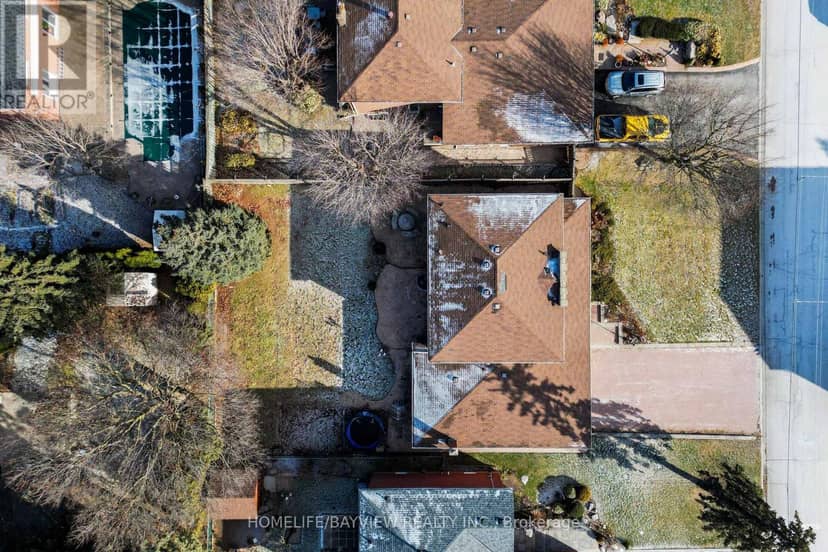 16 Roosevelt Drive, Richmond Hill, photo 2