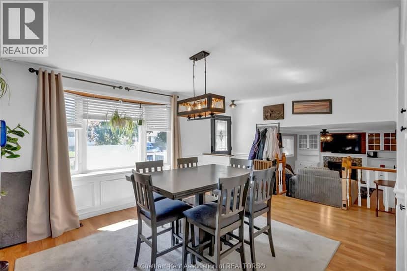 138 Vanier DRIVE — photo 7 of 40