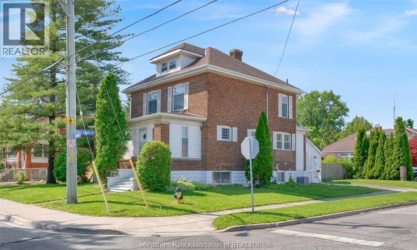 448 Queen STREET — photo 1 of 40