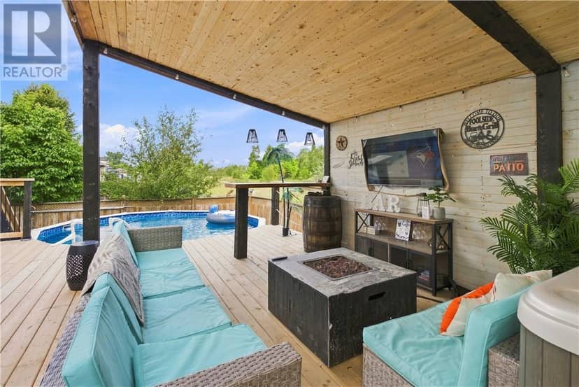 312 Braemore Cr — photo 14 of 33