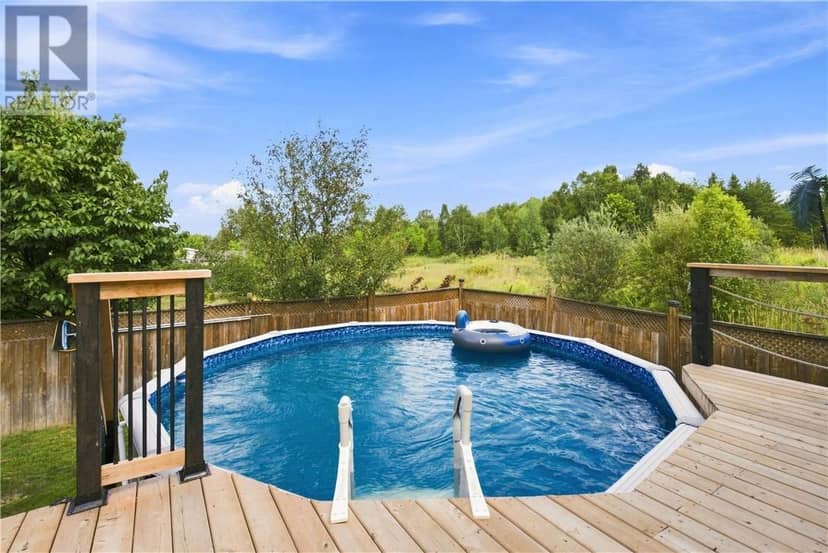 312 Braemore Cr — photo 15 of 33
