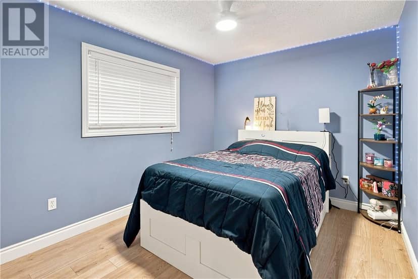 312 Braemore Cr — photo 27 of 33