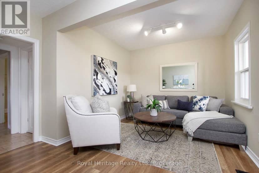 15 Russett Avenue, Oshawa, photo 4