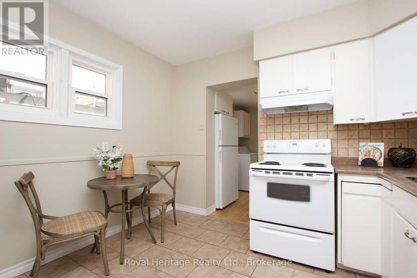 15 Russett Avenue, Oshawa, photo 8