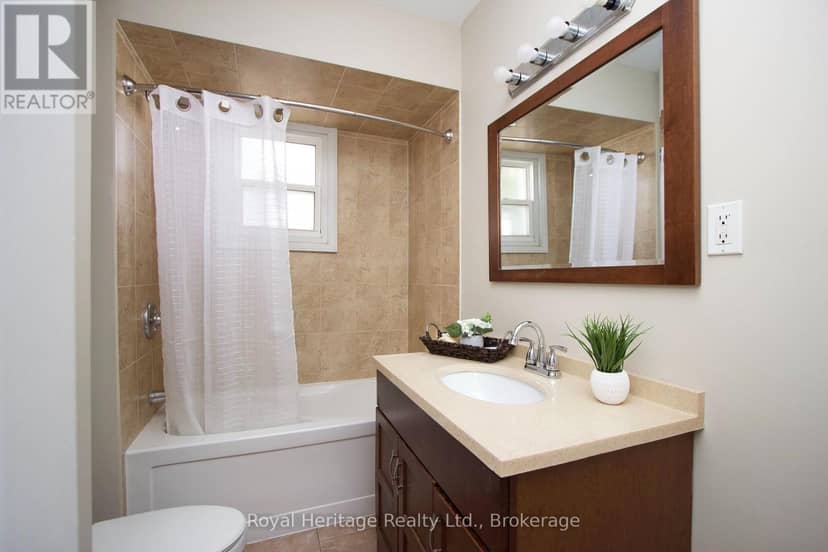 15 Russett Avenue — photo 9 of 18
