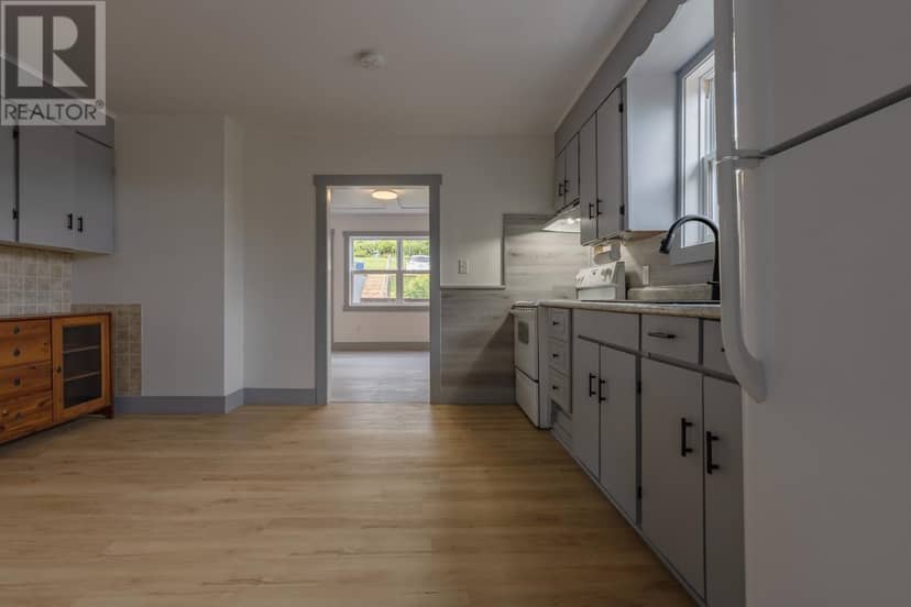 9 Farmdale Road — photo 4 of 15