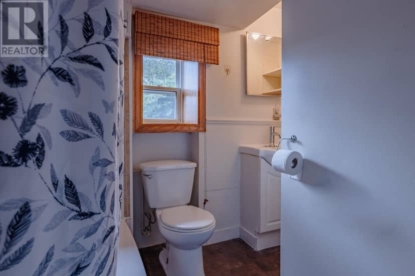 9 Farmdale Road — photo 13 of 15