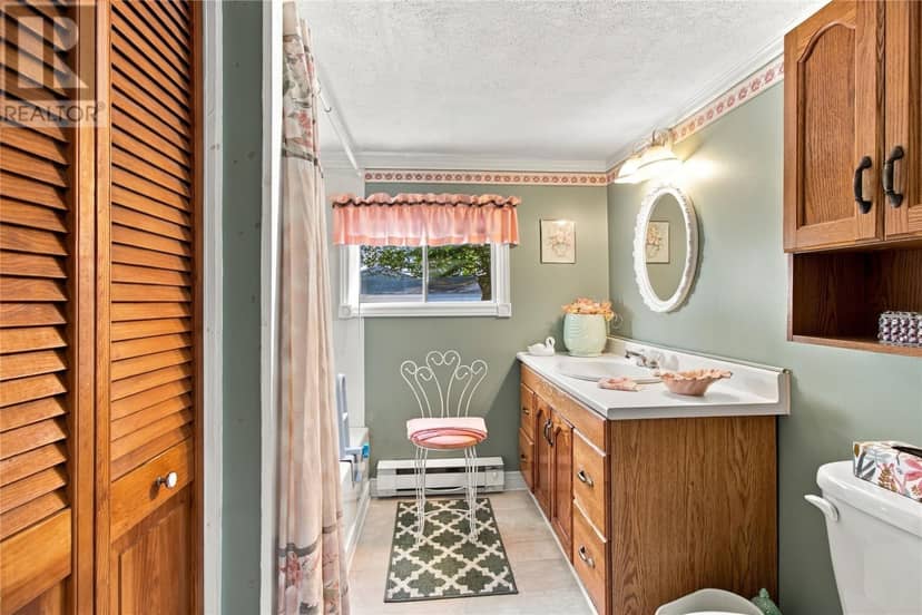 63 MERRYMEETING Road — photo 10 of 21