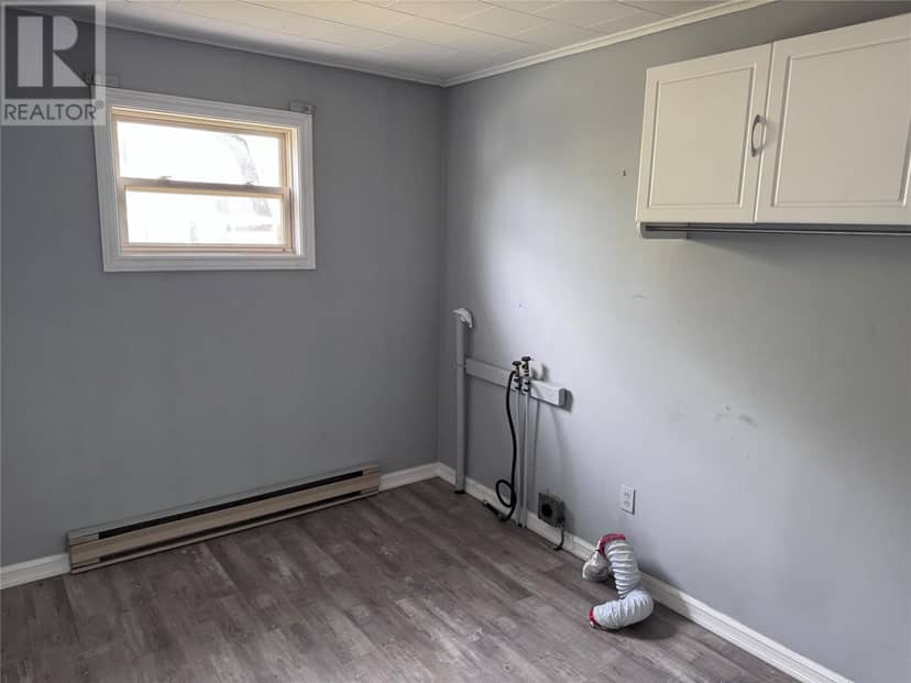 76 Maple Street — photo 10 of 11