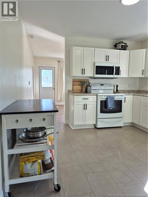 557 Canada Street — photo 8 of 40