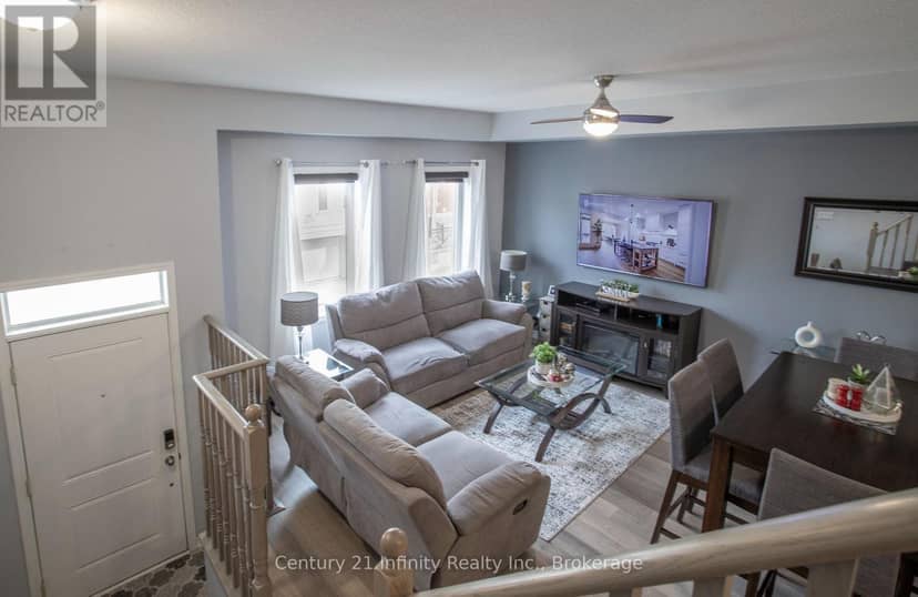 4 Dunsley Way — photo 18 of 31