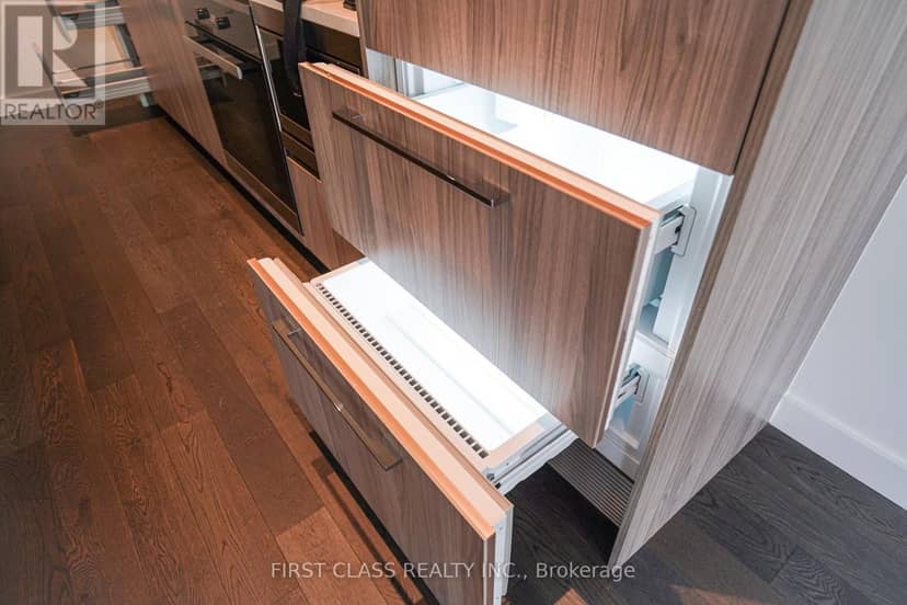 TH103 - 95 McMahon Drive, Toronto, photo 7