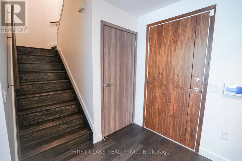 TH103 - 95 McMahon Drive, Toronto, photo 8