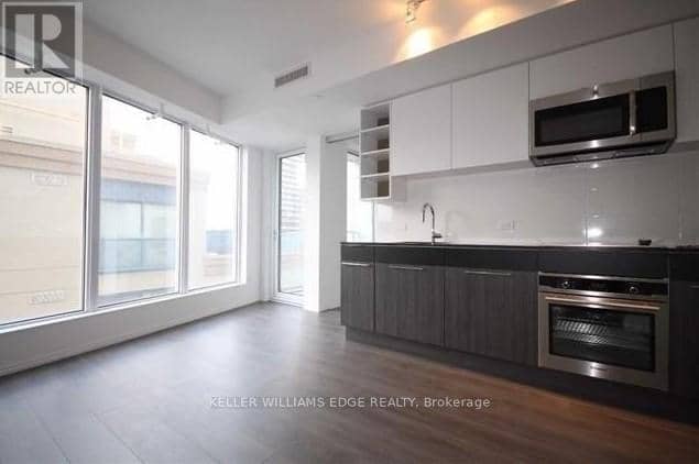 1009 - 68 Shuter Street — photo 2 of 9