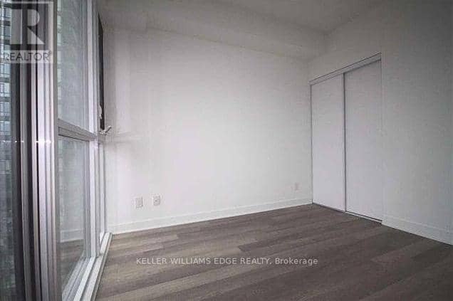 2709 - 290 Adelaide Street W — photo 3 of 16