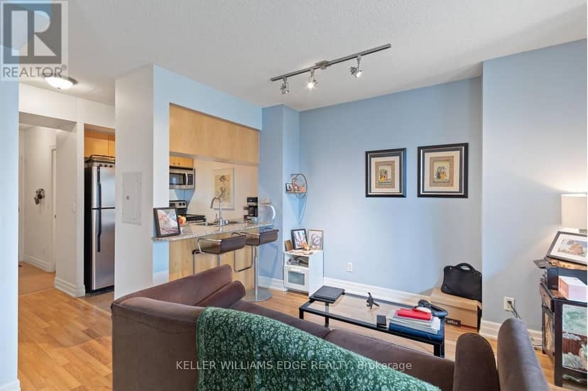1408 - 8 Scollard Street — photo 10 of 26