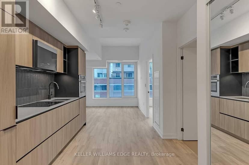 202 - 2 Augusta Avenue — photo 2 of 19