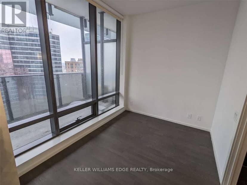 2605 - 5 St. Joseph Street — photo 9 of 25