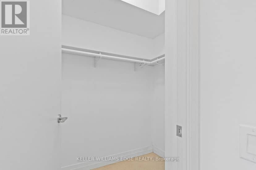 2308 - 25 Carlton Street — photo 12 of 17