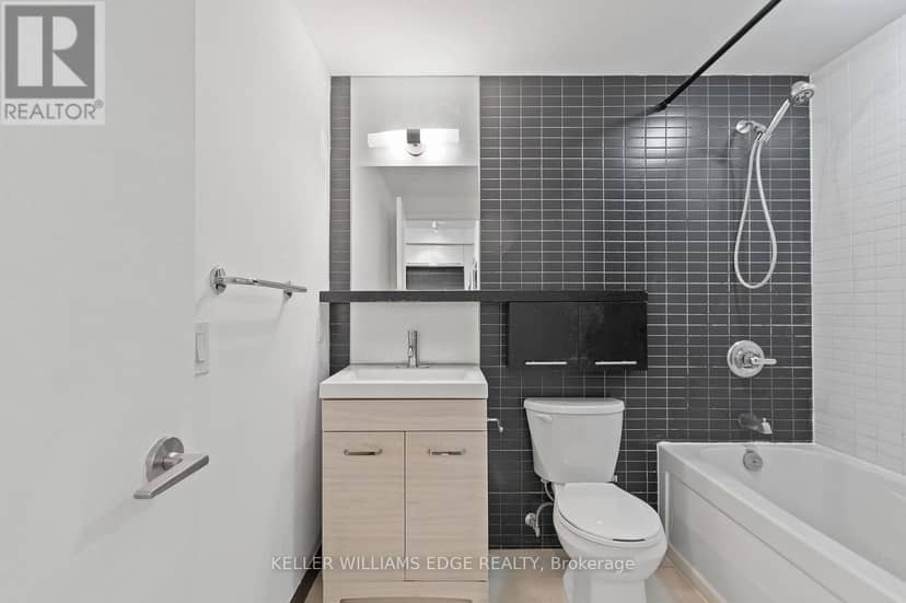 2308 - 25 Carlton Street — photo 14 of 17