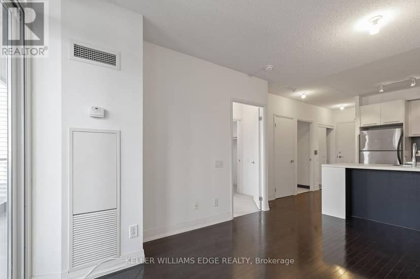 2308 - 25 Carlton Street — photo 7 of 17