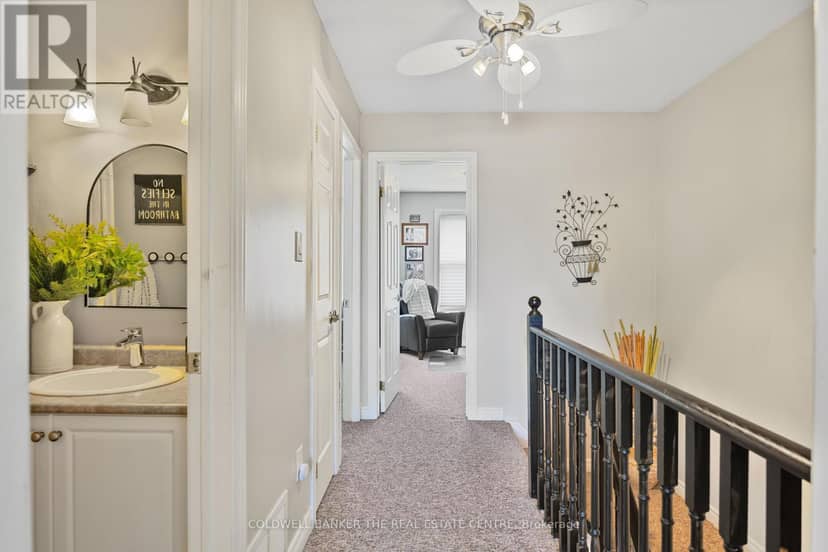 10 - 234 Cundles Road E — photo 17 of 35