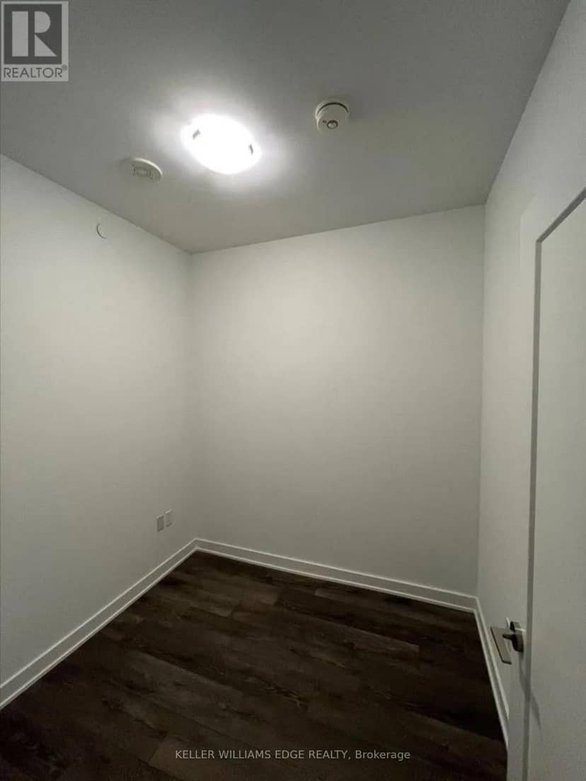 401 - 105 Oneida Crescent — photo 6 of 13