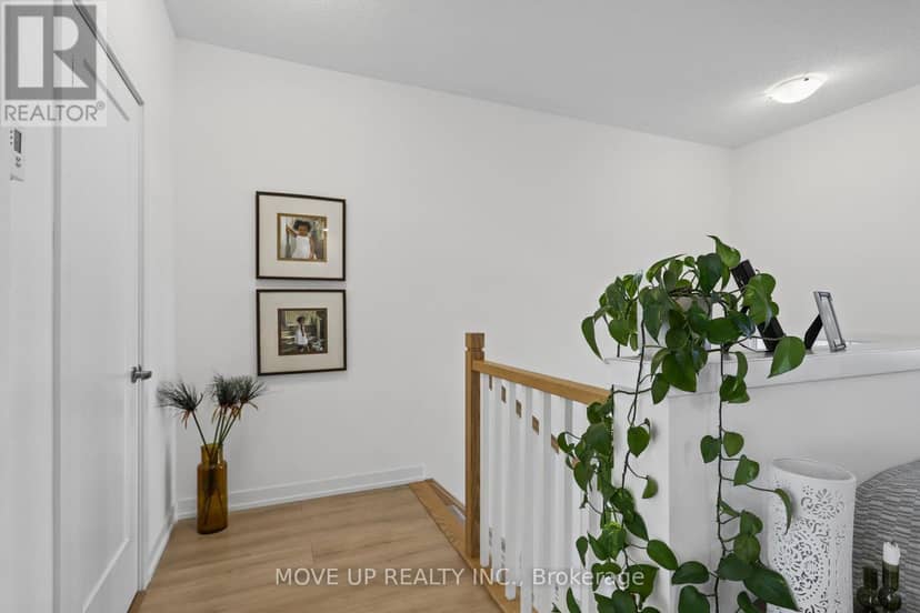 9 Andrew Knowles Lane S, East Gwillimbury, photo 3