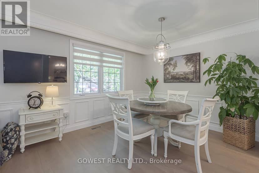 342 Bryant Crescent — photo 12 of 39