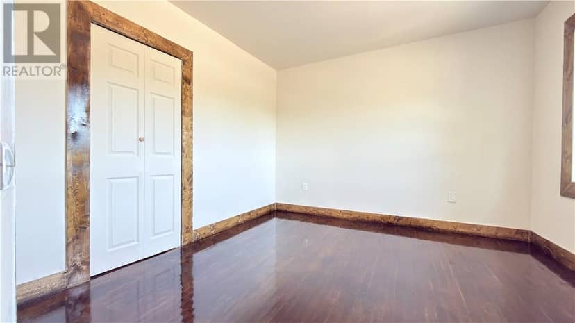 485 Lorne Street — photo 7 of 22