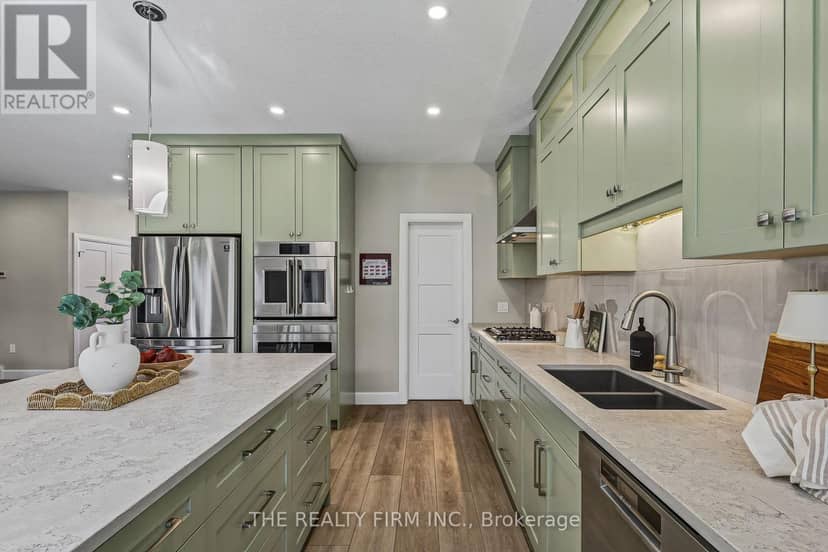 53 Foxborough Place — photo 11 of 40