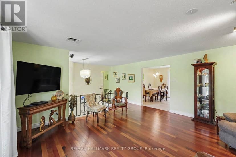 26 Whippoorwill Drive, Ottawa, photo 8
