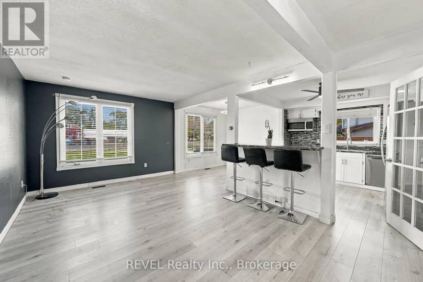 1407 Garrison Road, Fort Erie, photo 2