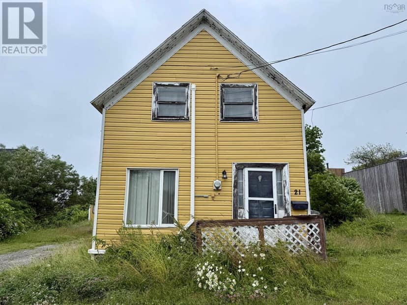 21 Leslie Lane — photo 1 of 29