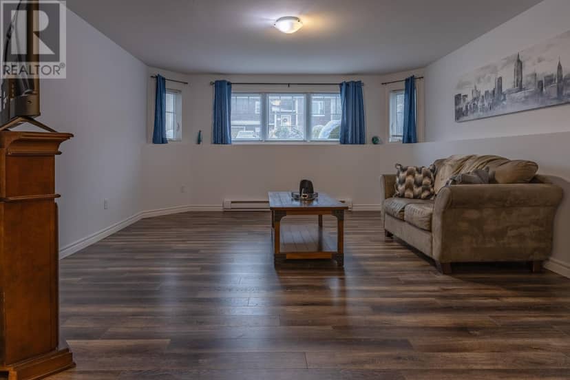 14 Warren Drive — photo 15 of 18