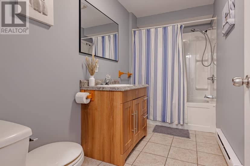 14 Warren Drive — photo 16 of 18