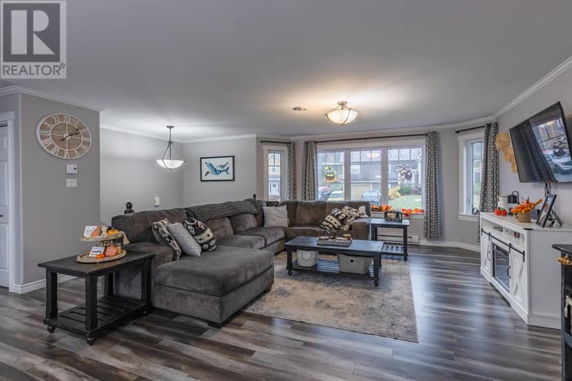 14 Warren Drive — photo 4 of 18