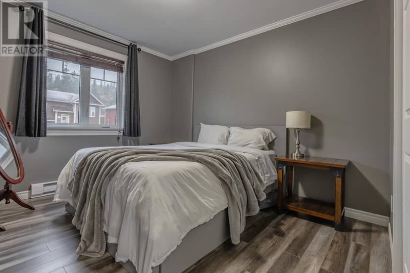 14 Warren Drive — photo 9 of 18