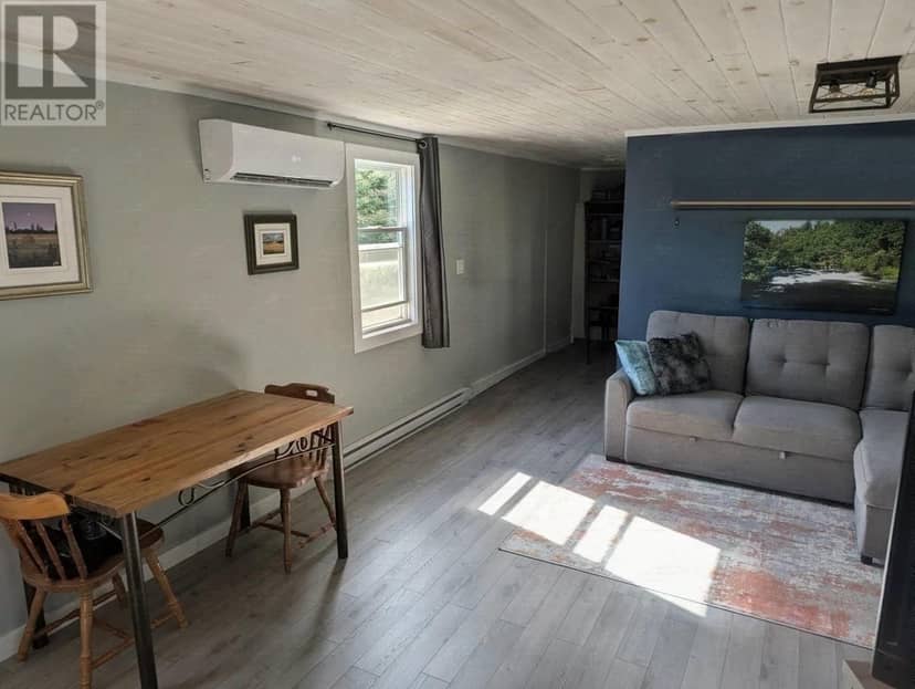 11 Riverview Drive, New London, photo 4