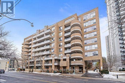 613 - 245 Davisville Avenue — photo 14 of 16